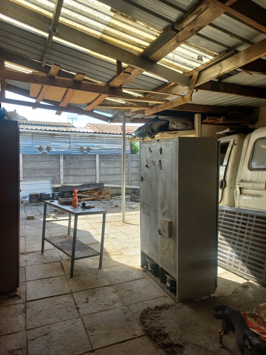 2 Bedroom Property for Sale in Elsies River Western Cape